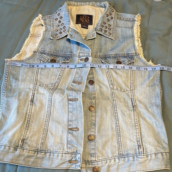 Edgy Studded Denim Vest LG Rock & Republic Blue Grunge Punk Alt Costume Street - Picture 14 of 16